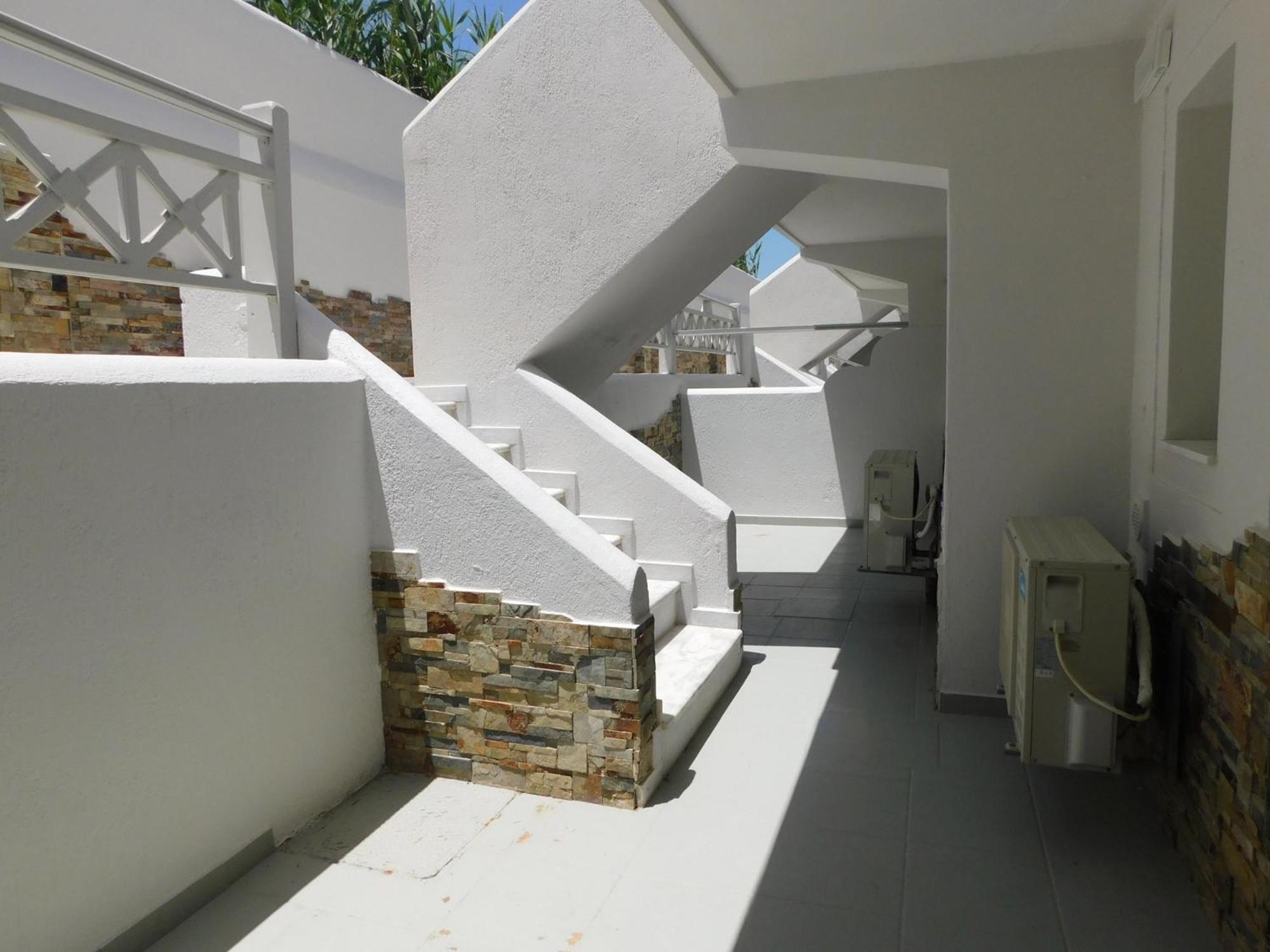 Happy Fish Rooms- Beachfront Perissa  Luaran gambar